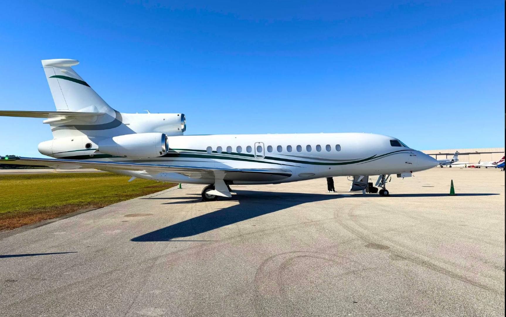 2021 Dassault Falcon 7X side profile on ramp