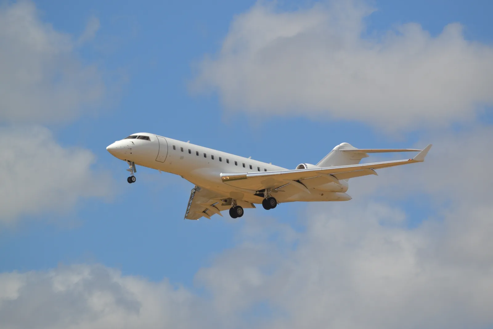 Best Heavy Jets for Transatlantic Flights from New York (2026 Review)