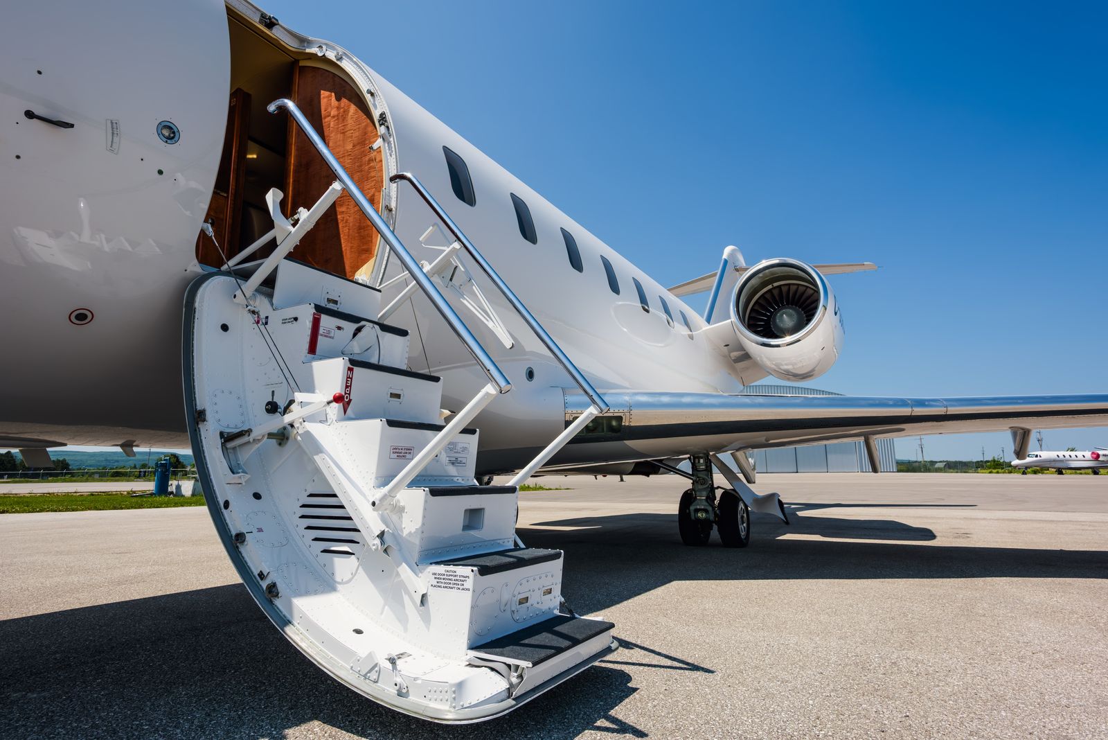 Private Jet Charter Boca Raton (BCT): FBOs, Customs & Booking